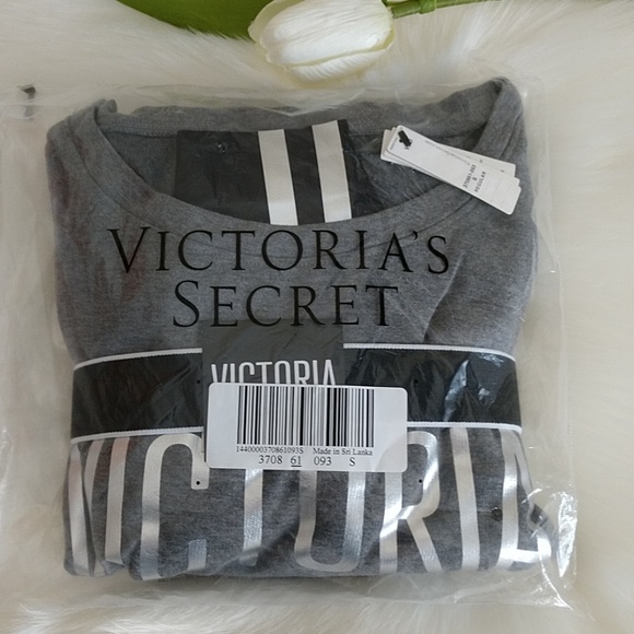 4 pc Victoria's Secret Sports Outfit - Picture 2 of 5